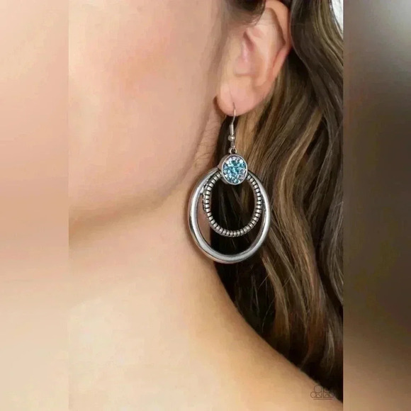 Earrings - Picture 3 of 4